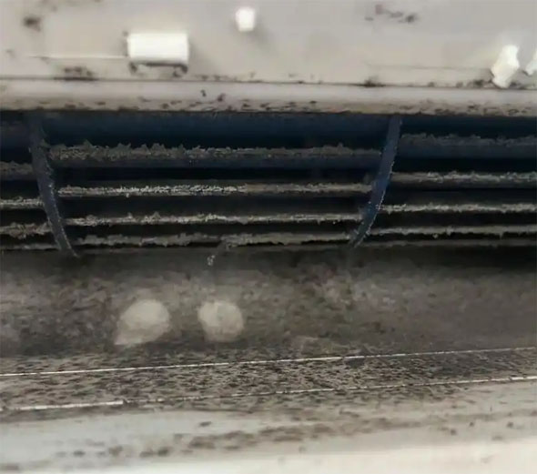 怀宁空调吹的风有股烧焦味是怎么回事